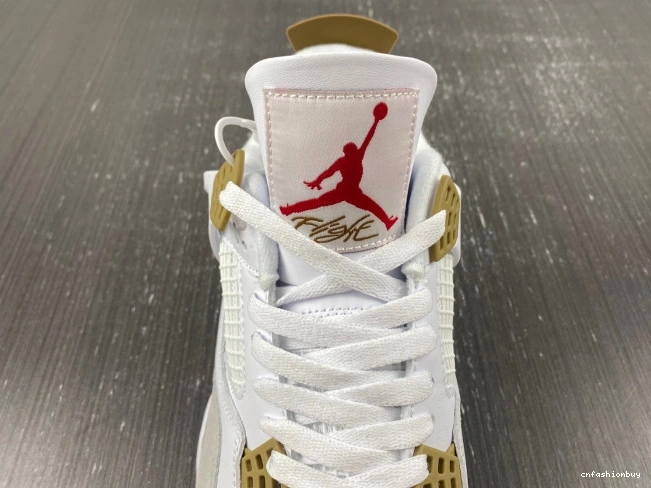 DR5415-120 Retro Jordan 4 SB 0915